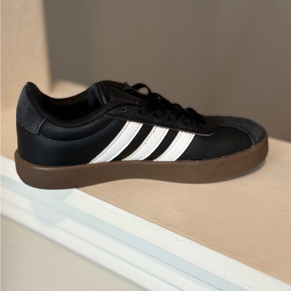 Adidas VL Court 3.0 Black/White Gum Kids Casual Shoes IE3630 – Size 12K - Picture 3 of 9